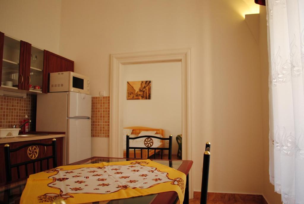 Dobó Téri Apartman Eger Habitación foto