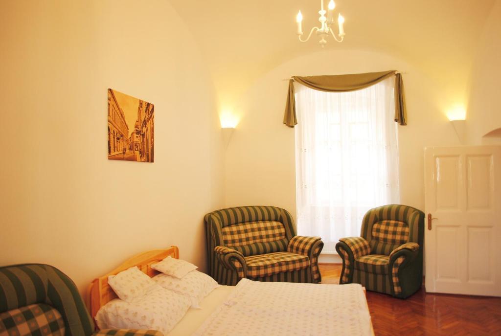 Dobó Téri Apartman Eger Habitación foto